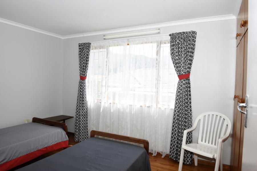 4 Bedroom Property for Sale in Heuningkloof Western Cape